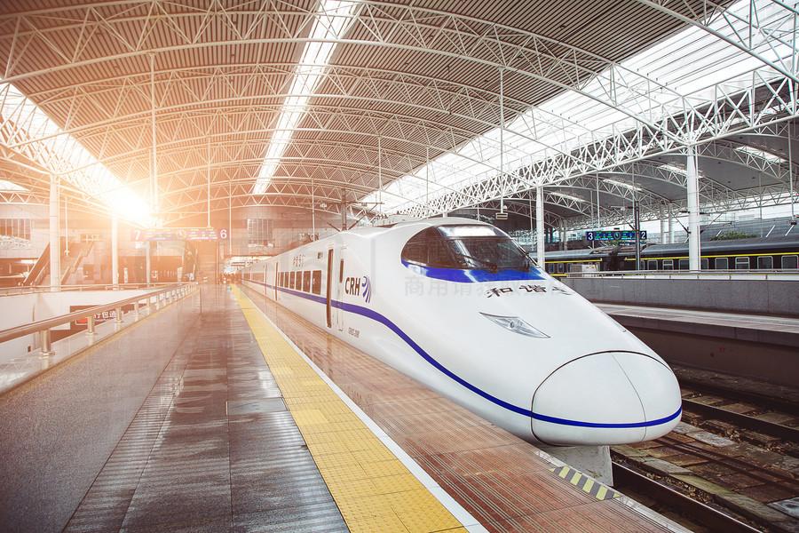 今年春运，有个很反常的现象你知道人很多，预计春运发送次数有95亿次，但奇怪的是