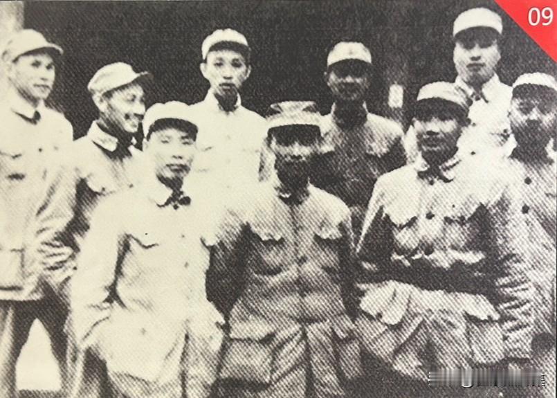 1948年12月，淮海战役进入第二阶段，华东野战军第六纵队在司令员王必成、政治委