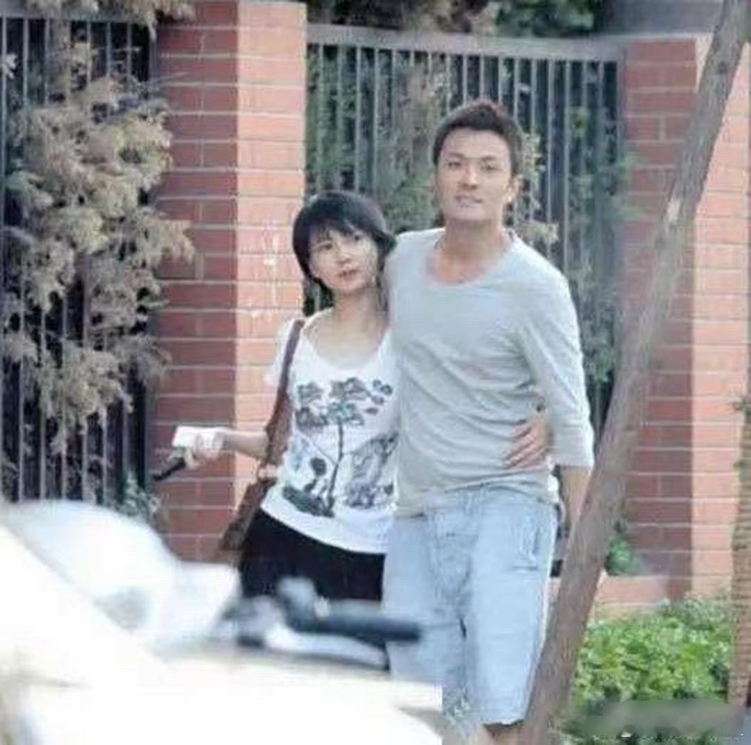 早年高圆圆和于小伟谈恋爱，岁月是把猪饲料