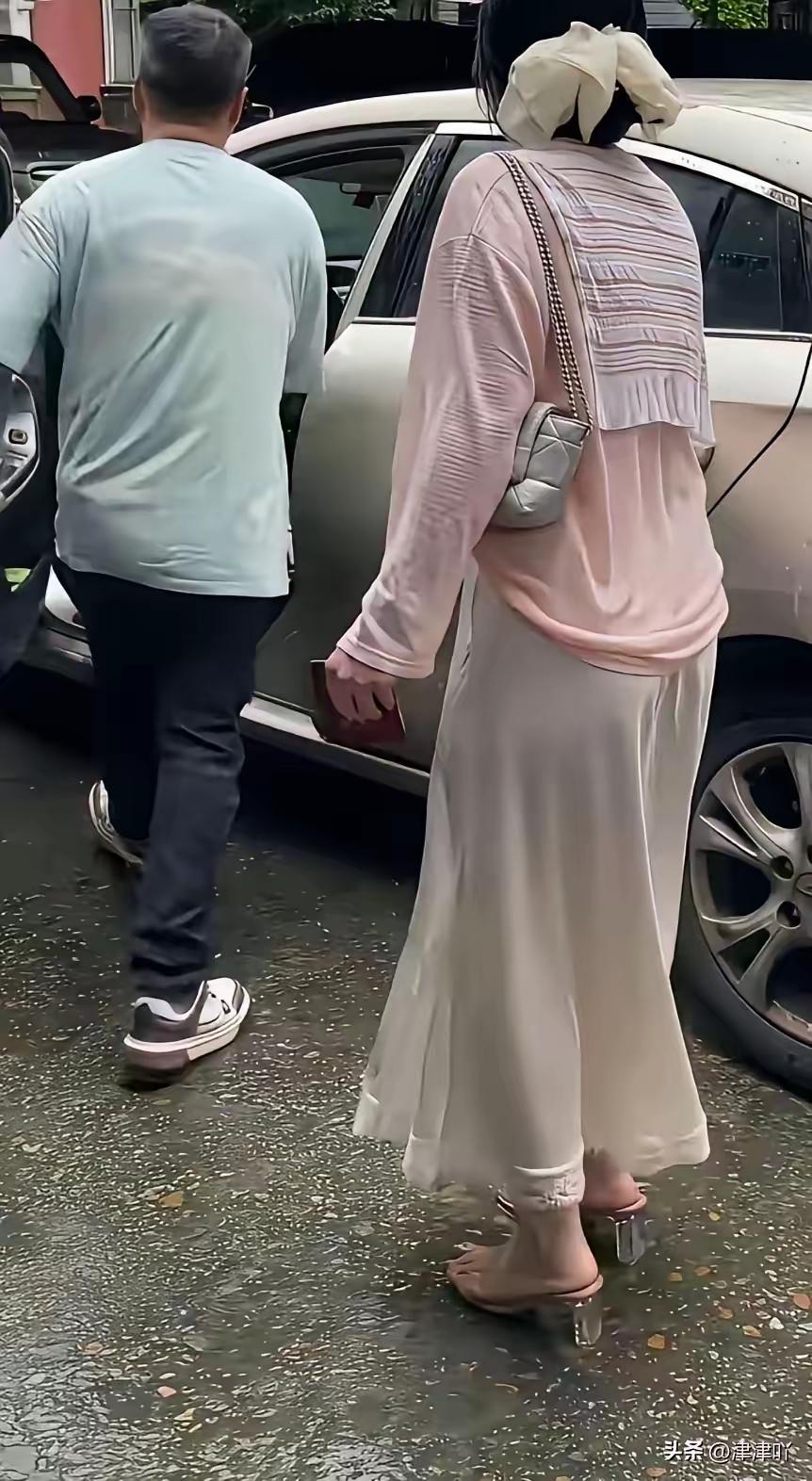 女子万万没想到，前夫这么狠女子在闺蜜的不断调唆下，她和老公办理了离婚手续，两