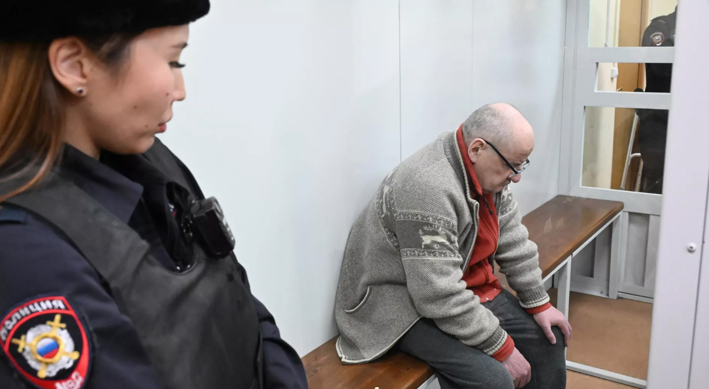 【#俄前副防长波波夫被判19年#】据俄新社报道，当地时间4月10日，俄罗斯一家军