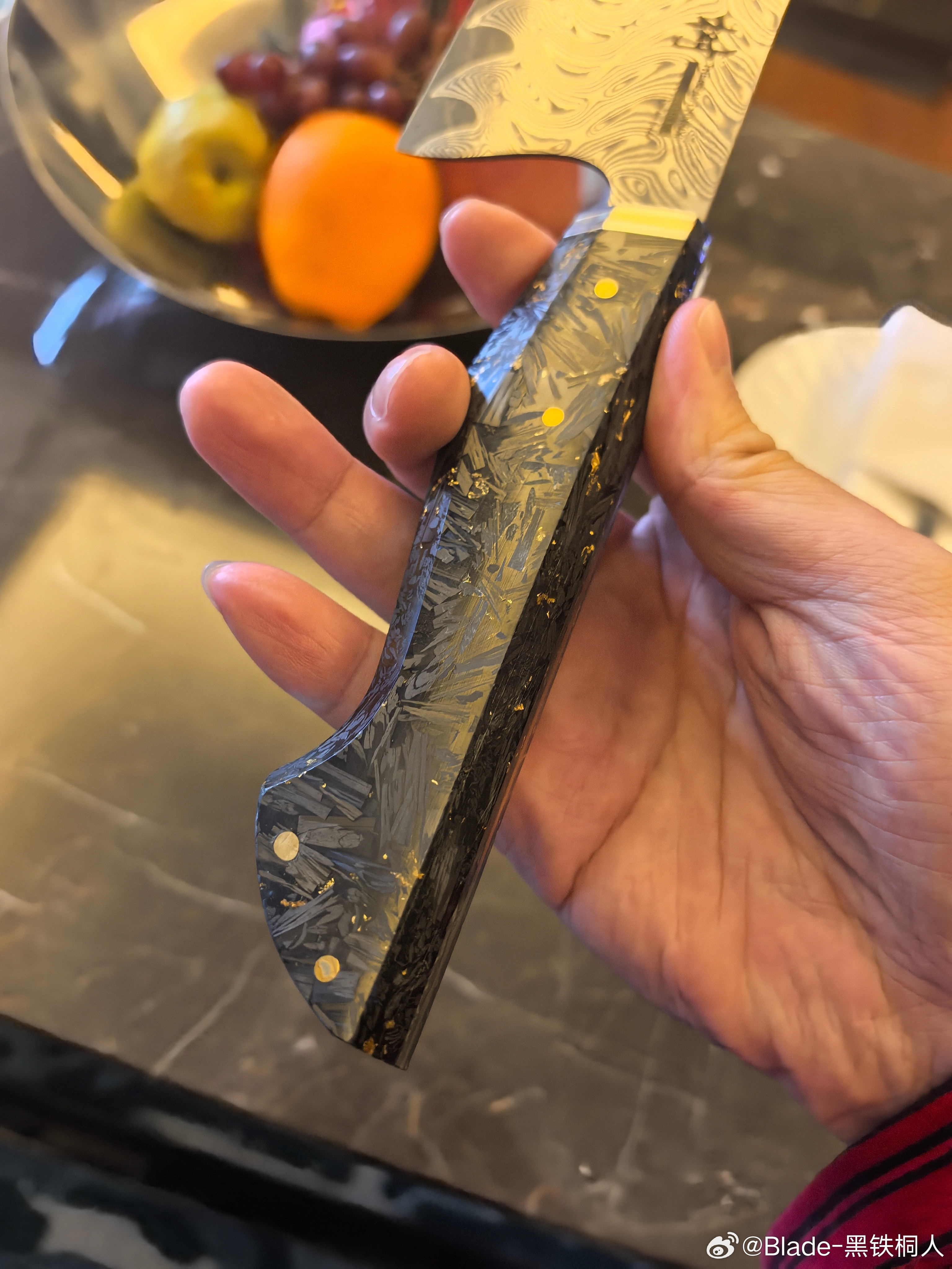 马上可以上新的菜刀啦这次是三件套，做的蛮有新意的样品已经做好了，正在拍图预计这两