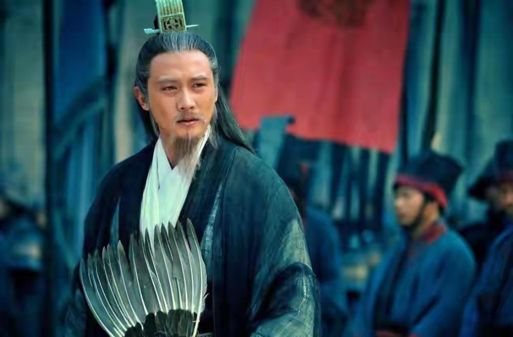 为什么诸葛亮要娶貌丑的女性黄月英？因为黄月英她妈姓蔡。诸葛亮的祖上，是有