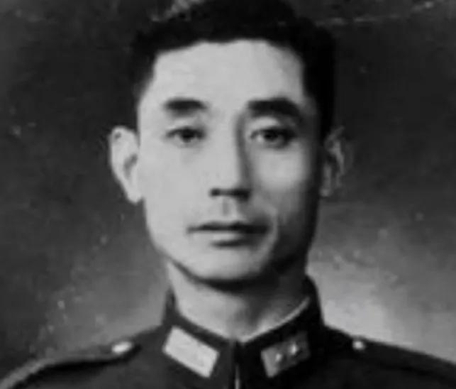 1981年，已退休的郭汝瑰来到杜聿明的家中。杜聿明曾是国民党著名将领，而郭汝瑰也