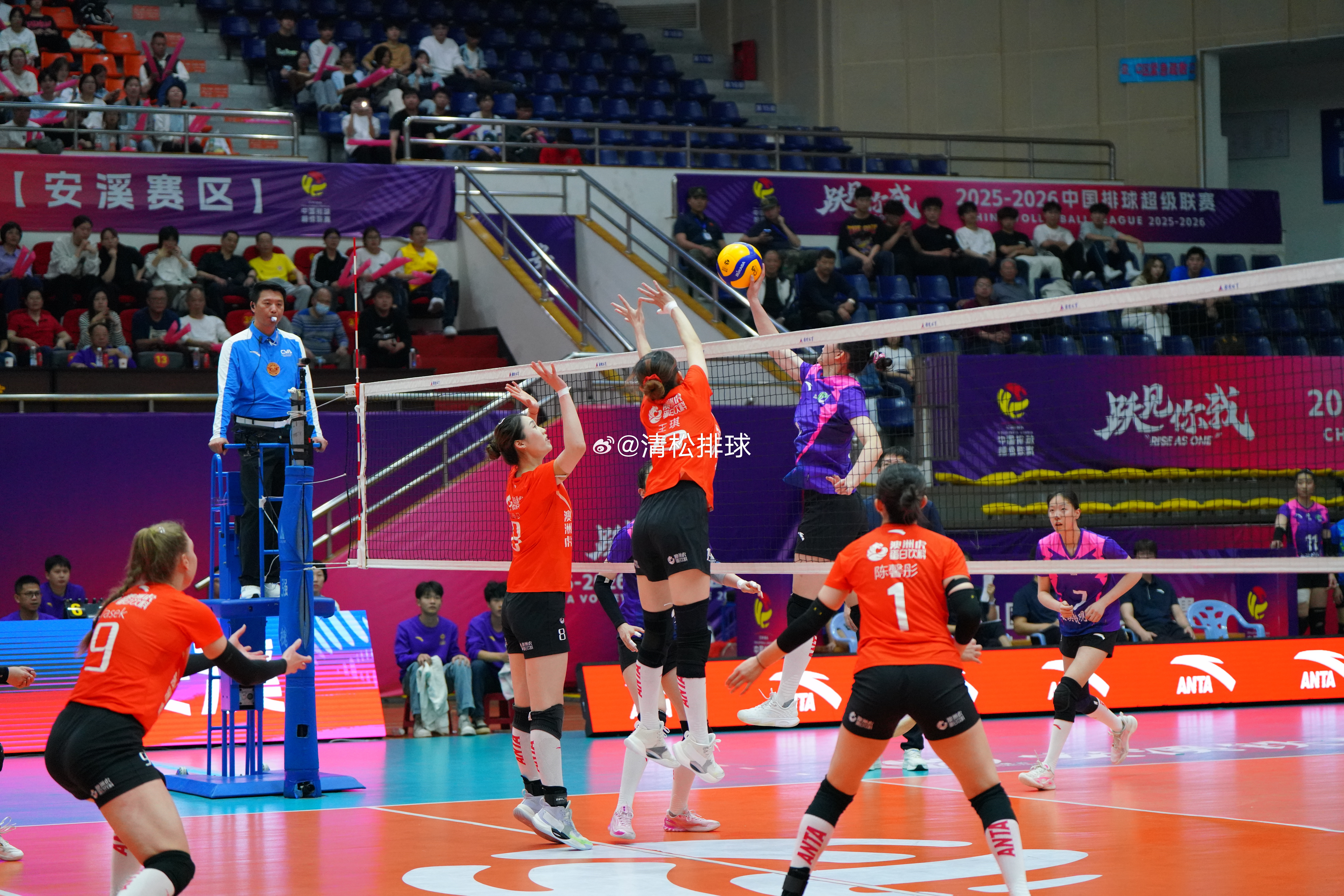 【福建女排战胜深圳保级成功】2025-2026中国女排超级联赛升降挑战赛，福建安