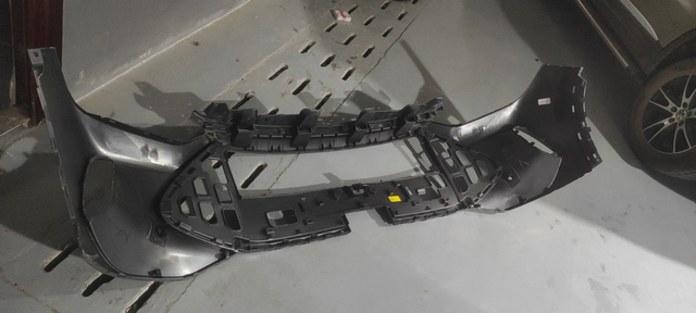 自动紧急制动功能受限外观无损，行驶2000多公里，毫米波雷达受限，经4儿子店检