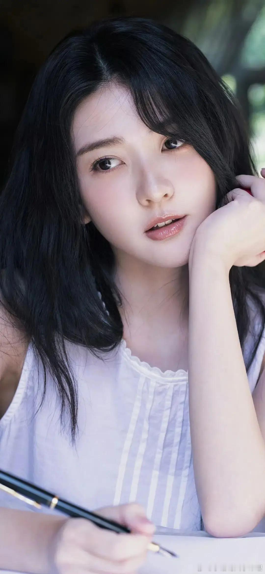 身体健康属虎人在2026年6月间要小心身体方面的危机。对于大部分属虎人来说，他们