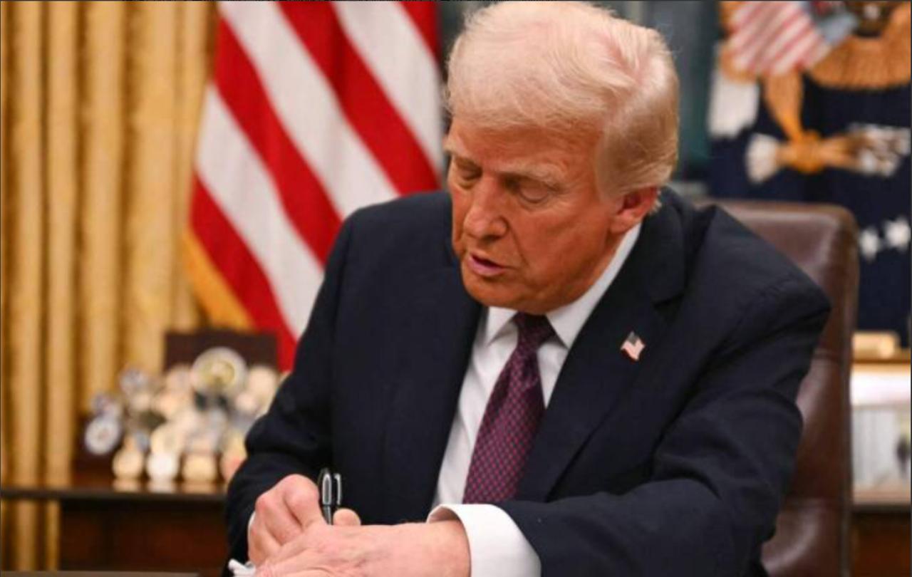 特朗普大清早发癫：出生公民权是给黑奴后代的，不是给中国人的。 当地时间3月3