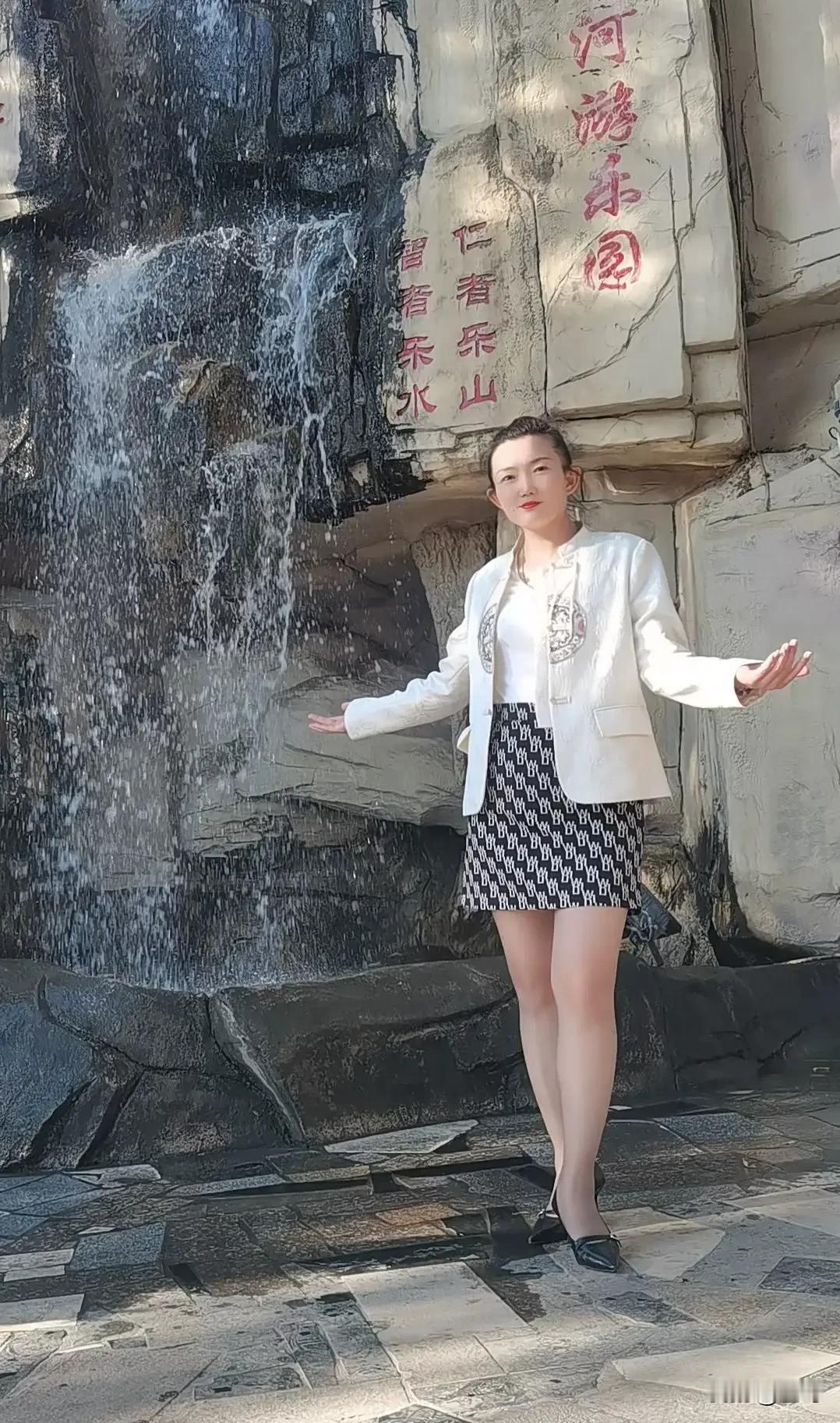 景区游玩是件超有意思的事，不同年龄段的玩法还不一样。就说那些热门景区，60岁以上