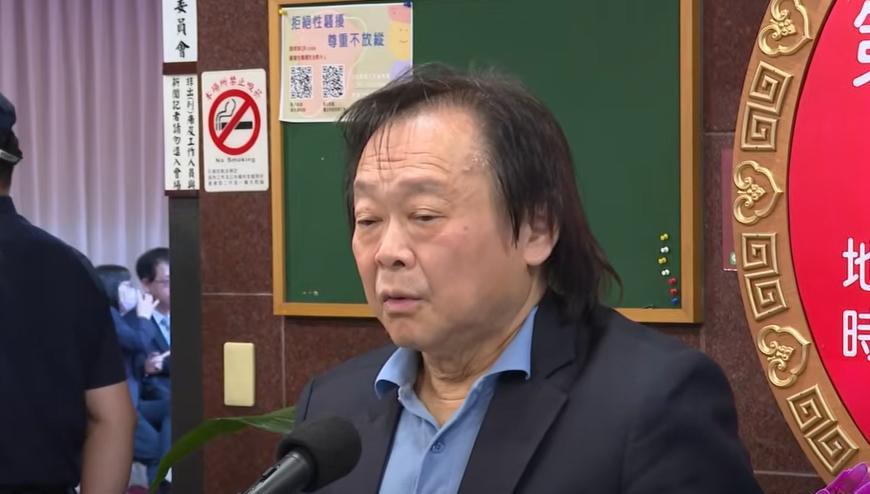 王世坚：柯建铭已不坚持党团干部改组已经翻页针对“怎么样看柯建铭总召任期到明