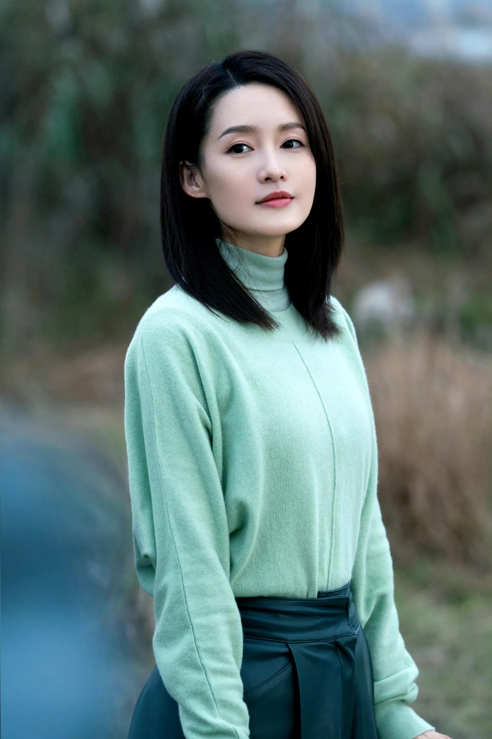 女星李沁百变造型集：每一款风格都焕发光彩！