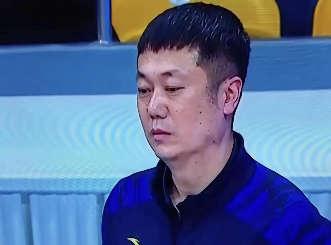 姥姥不疼舅舅不爱，球迷不买票、央视不转播，拥有八名江苏女排的中国女排主帅赵勇这是
