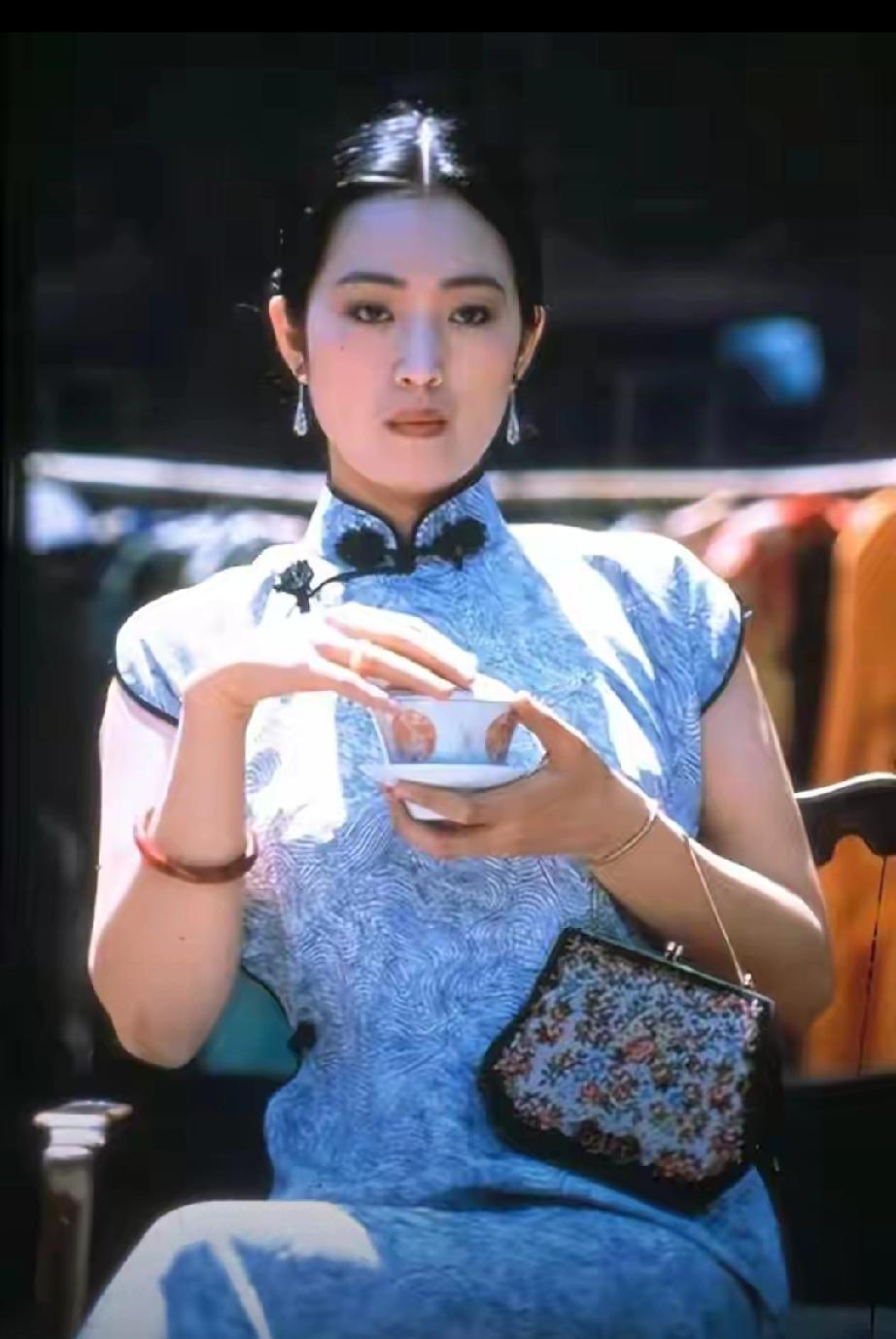 难怪巩俐不愿回国！看似风光无限，实则半生满是遗憾世人只看到巩俐国际