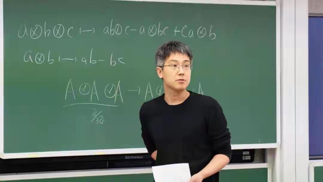 最年轻院士来了，今年新当选的中国科学院院士刘若川今年才44岁！刘是北京大学博雅特