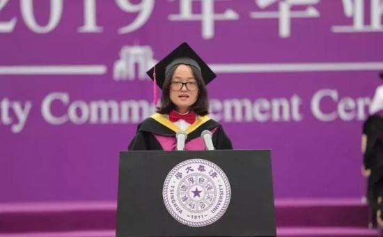 “清华学子”张薇：延迟入学做公益，去西藏支教1年，感动千万人张薇出生在甘肃庆阳