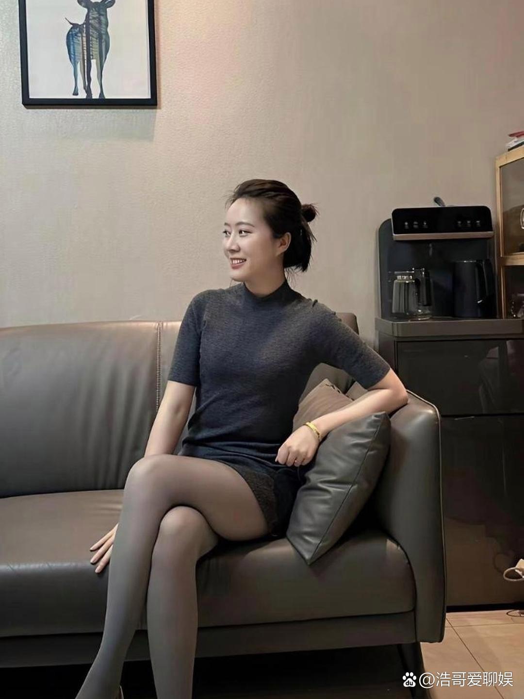 一点没有中年妇女的样子，你们看着像多大？