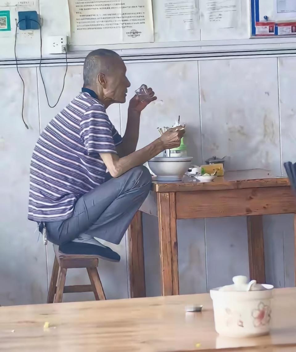 这大爷有点意思