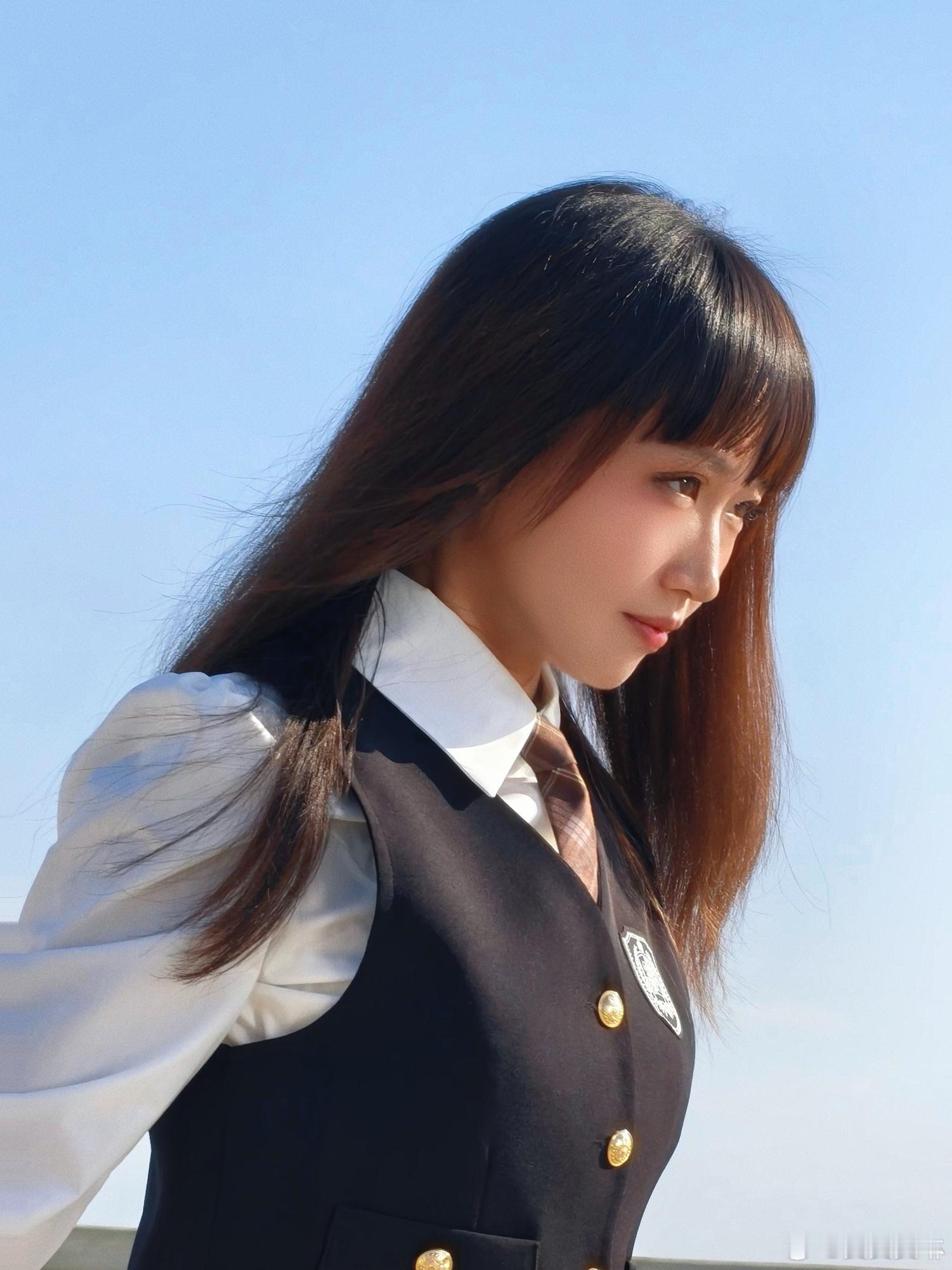 麦琳制服写真这真的很不普通！​​​