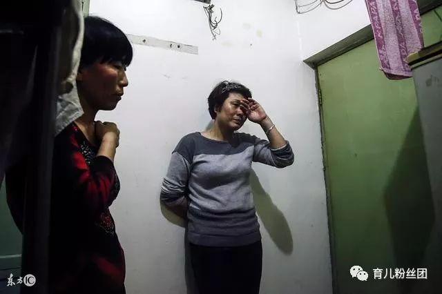 产妇剖腹产下男双胞胎, 亲妈却说赔钱货, 产房外和婆婆打了起来!