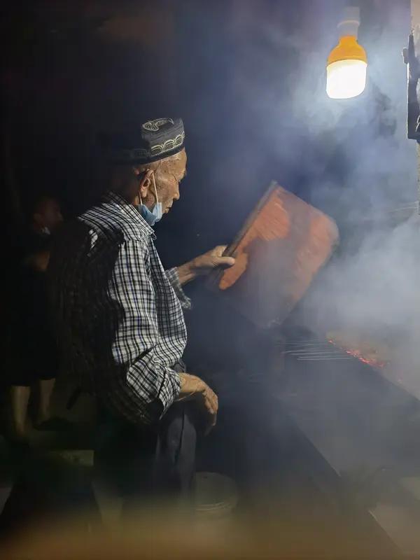 要说新疆最热情的是什么，那必须是新疆的人啊！之前去新疆旅游，一下车就被当地大叔大