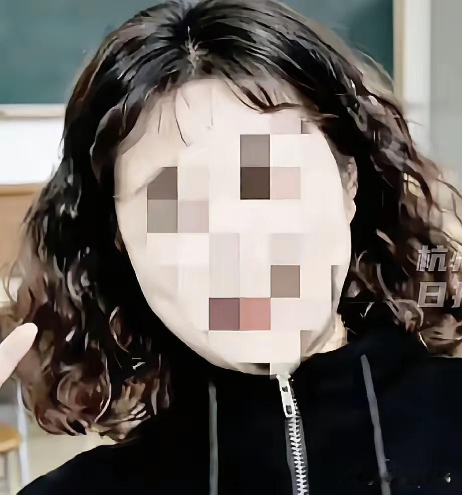 合肥一25岁女教师带病返岗后失联，两日后被发现在宿舍身亡。家属质疑校方未尽监管义