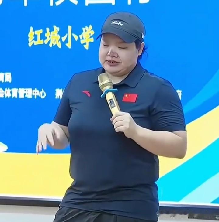 我发现鼻子上都有黑色的斑块儿，是不是健康有了问题？体操运动员程菲，退役以后身材