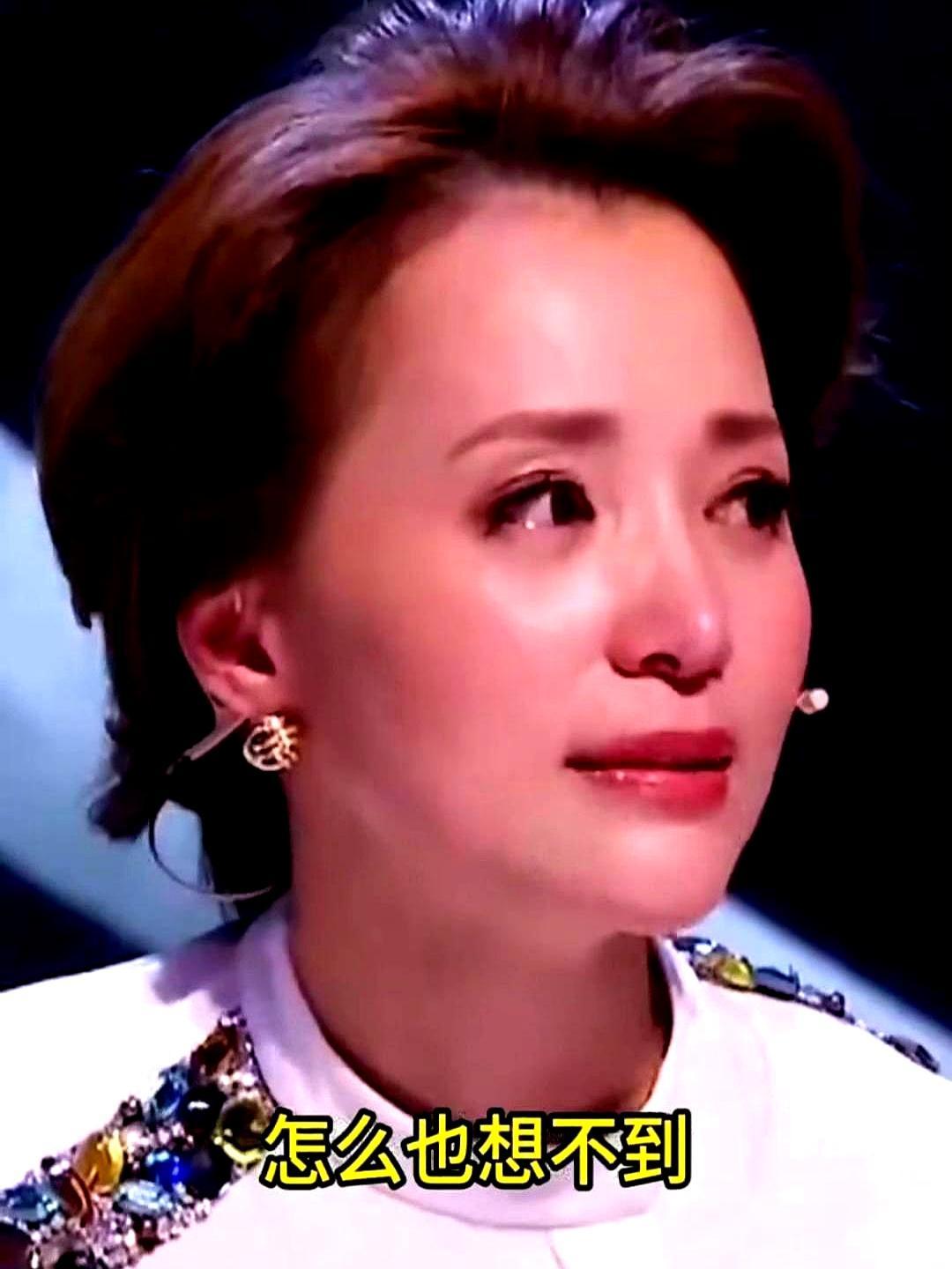 都以为董卿被挤下牌桌，其实她早就自己另开一局，当了庄家。她砸出豆瓣9.3分