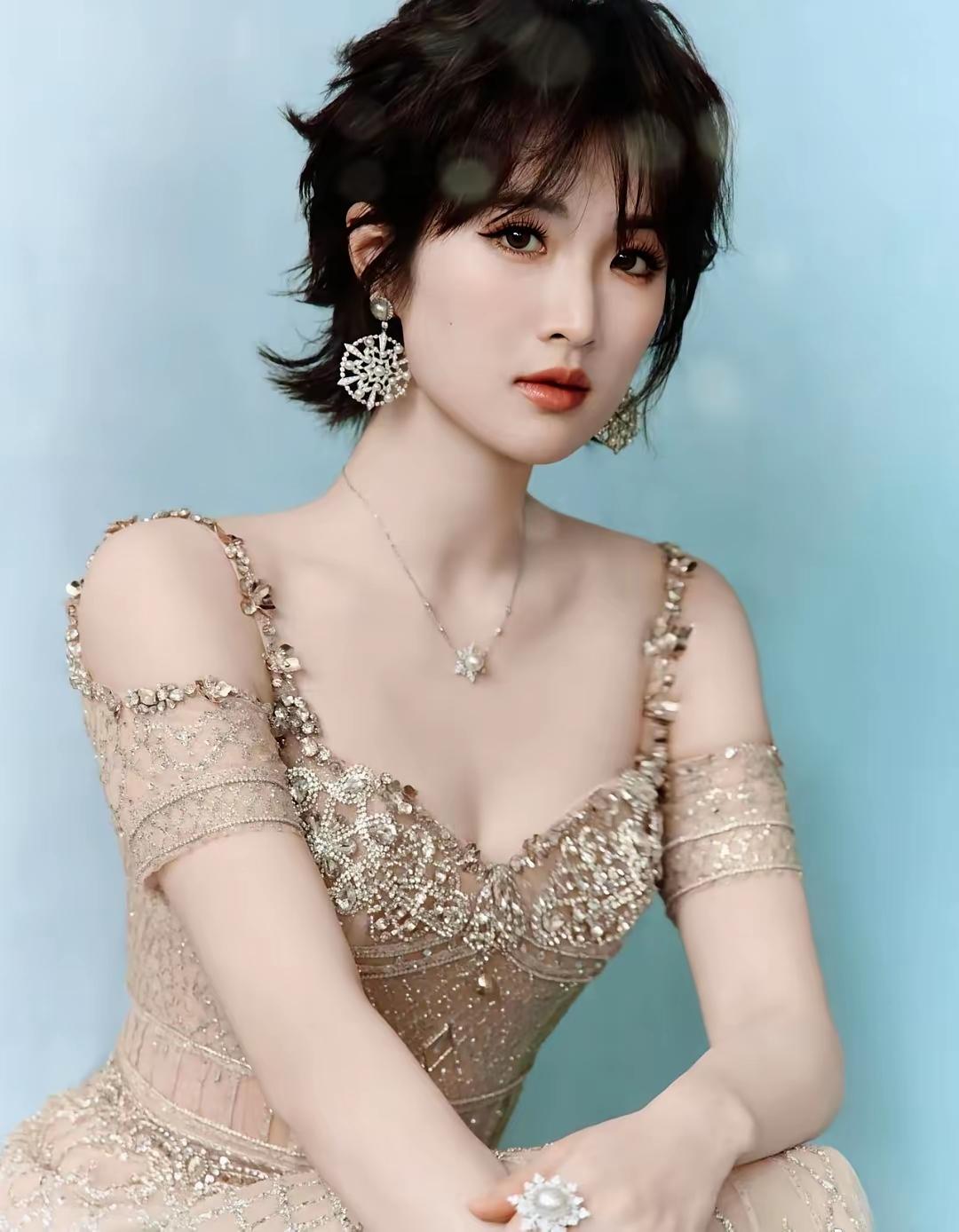 姚安娜真是实打实的白富美，不知道娶她要不要彩礼她是华为“二公主”，含着金钥匙出