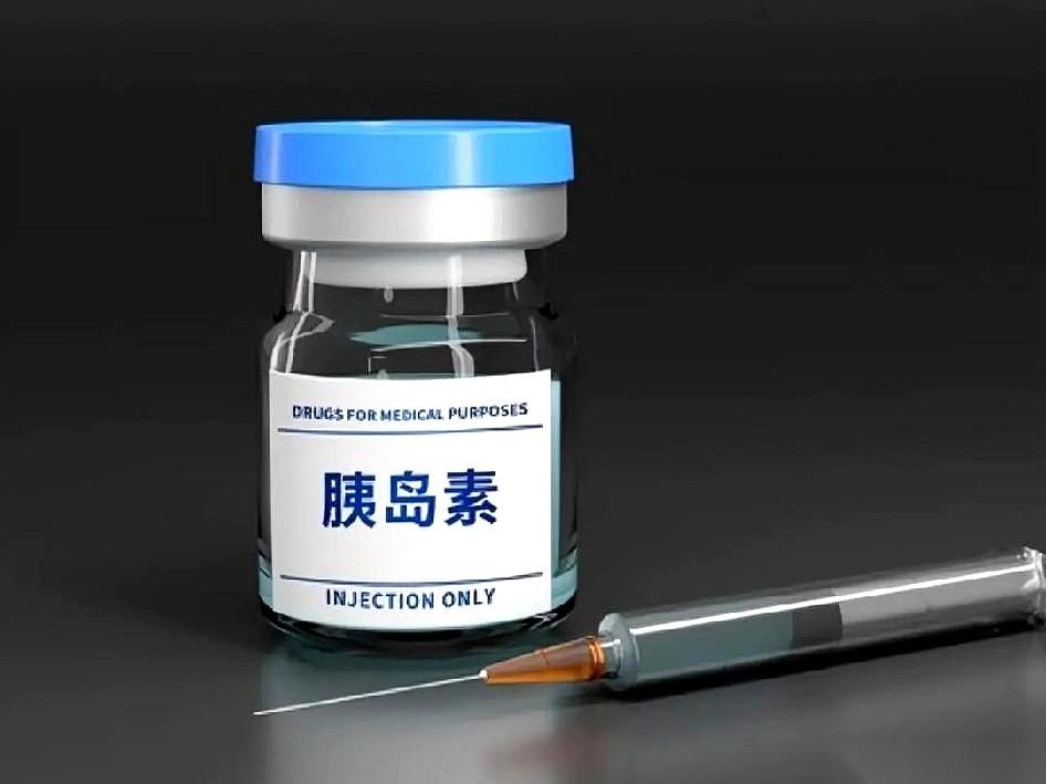 就因为针管里还剩那么一丁点，一个不到55岁的男人，顺手就全推进了肚皮。他想的是