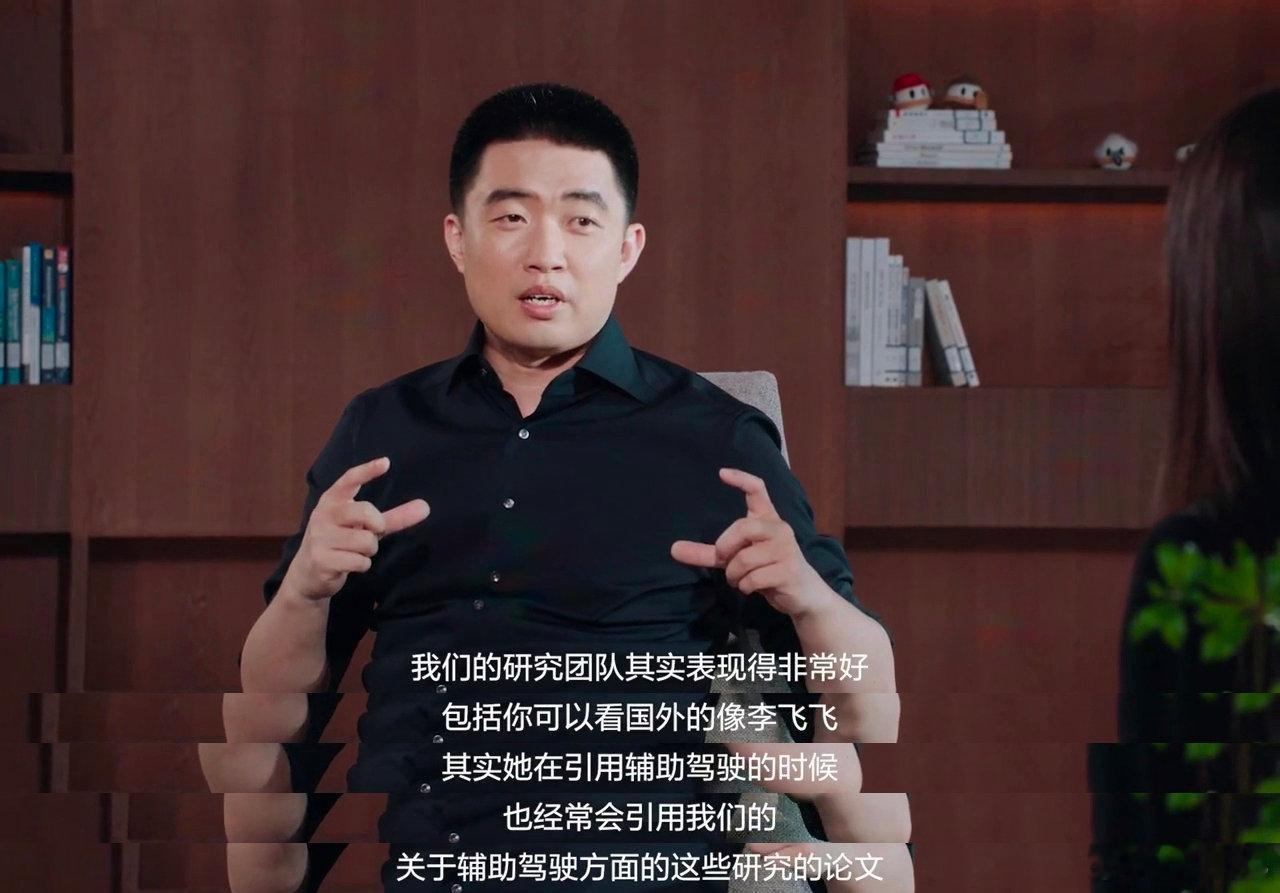 理想AITalk第二季李想谈辅助驾驶到了新十字路口晚上全程看完了第二季，李想重