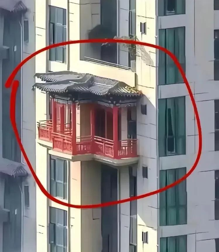 小区窗边的一幕，不得不说，惊呆了啊。