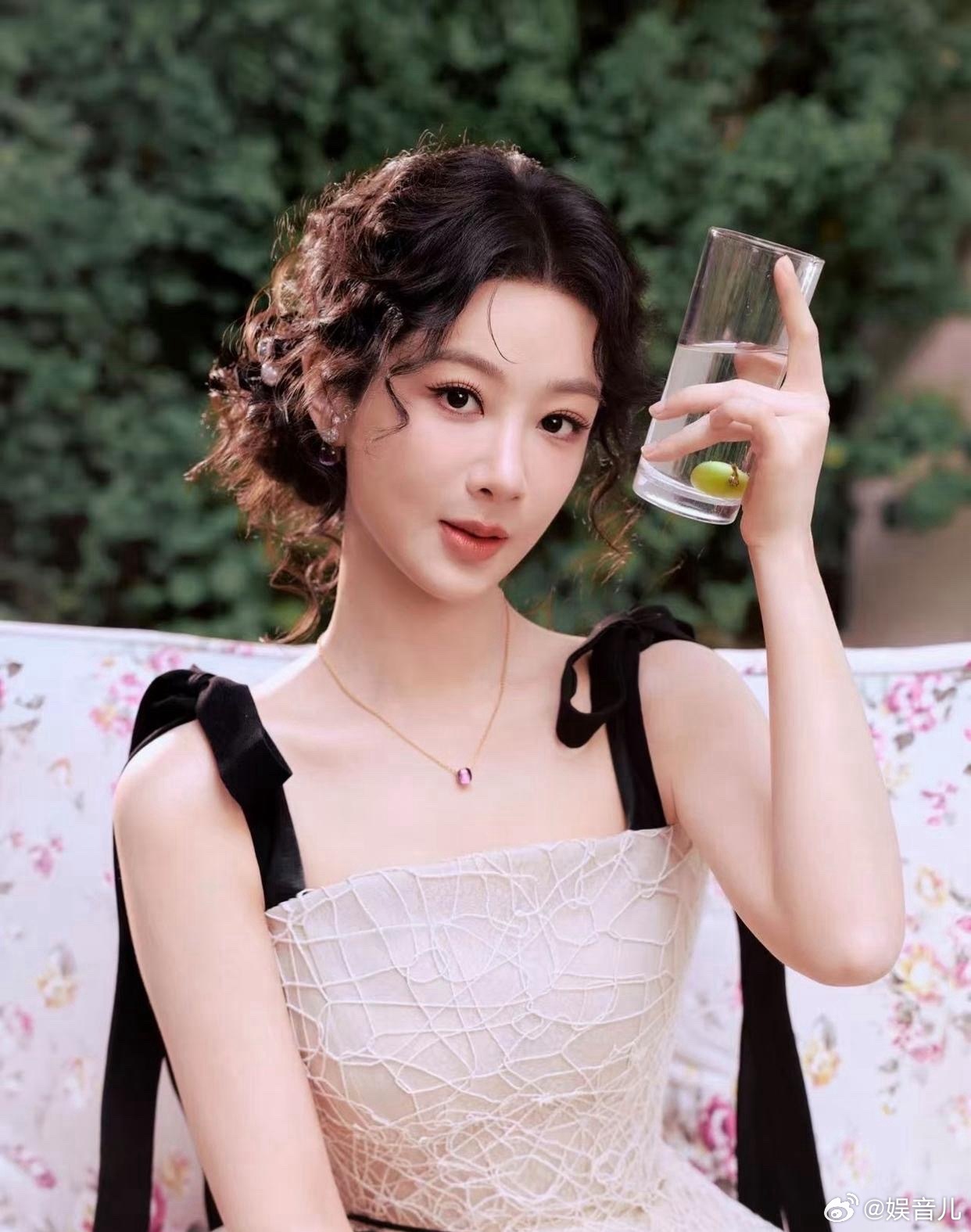 1、《灿如繁星》招商局面格外窘迫，开播仅拿下两广合作，第五集之后只剩一支广告撑场