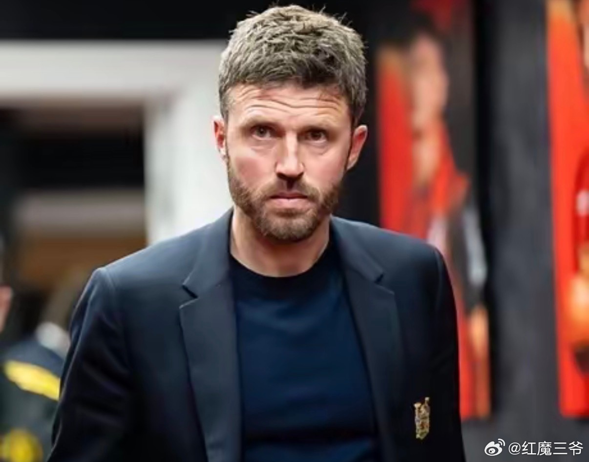 曼联曼联的逼抢起始距离由原先的43.1米显著缩减至41.8米！在阿莫林执教时