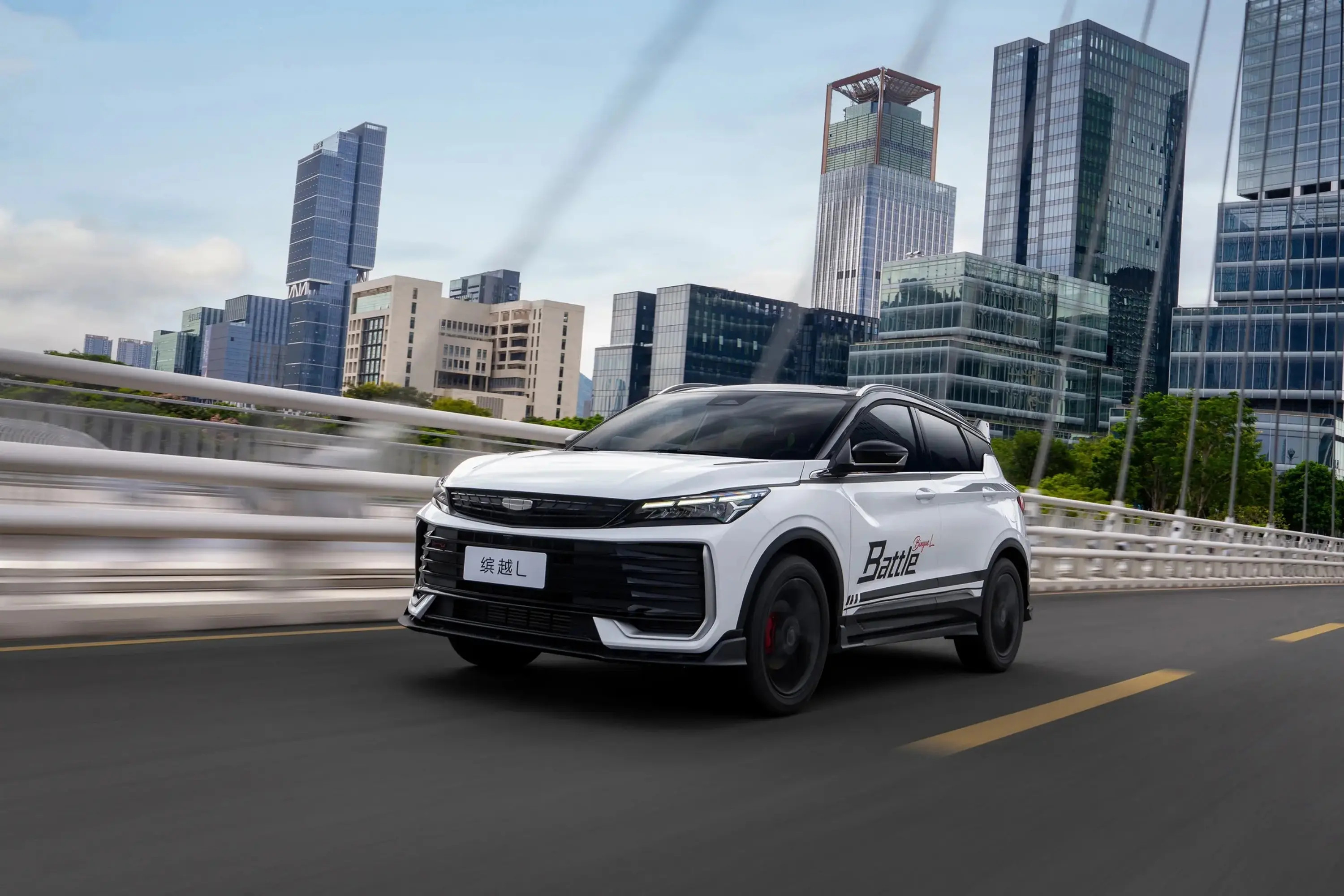 吉利缤越能连拿三年销量冠军，确实有两把刷子😐日常代步开着省心，动力够使，油耗也