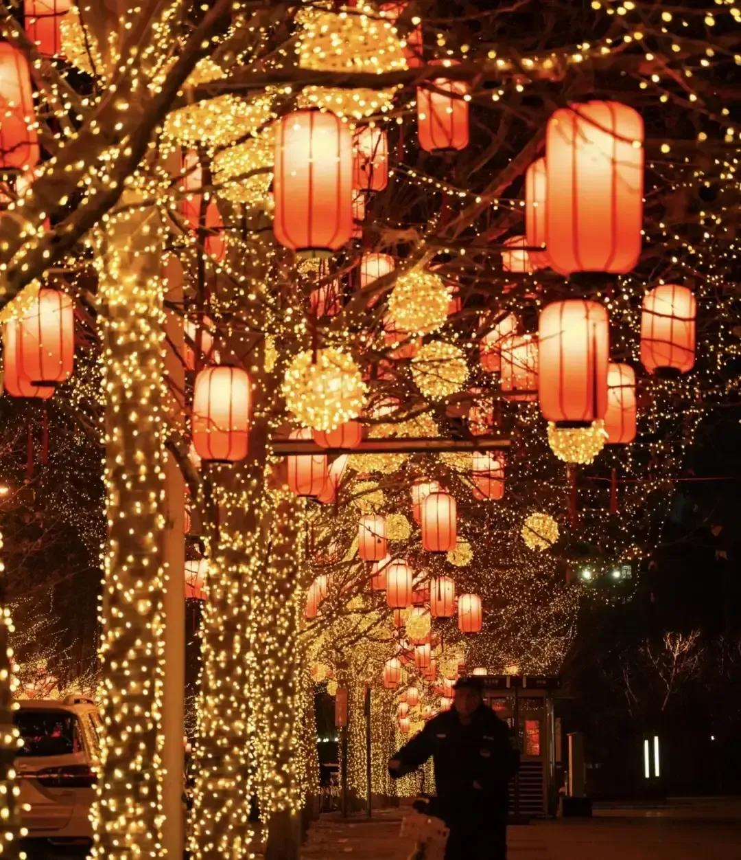 2026年春节可能真会静悄悄。刷到报道说春运客流增速刹车，跨省的人比去年又掉5