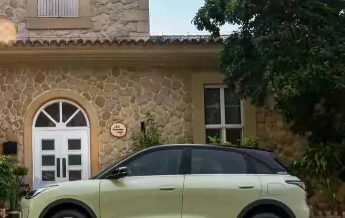 犹豫了好久决定拿下吉利星愿，可好多人说再等等，马上电池要更新换代了，换成什么固态
