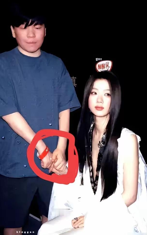 这个新瓜，把人恶心吐了！​丁太升两年前的预言，没想到应验了。​​现在听单唱歌，