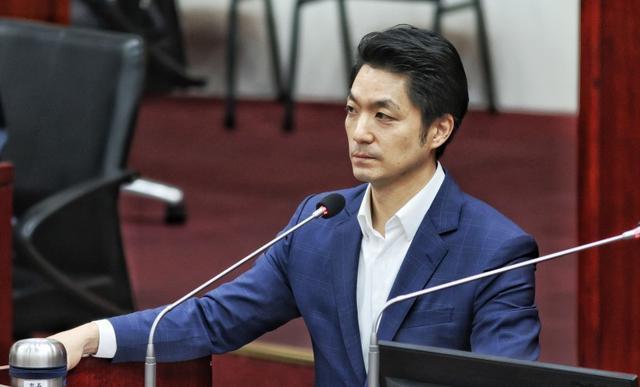 蒋万安再度否认自己是中国人！蒋万安今日（10月9日）上午接受唐湘龙专访时，