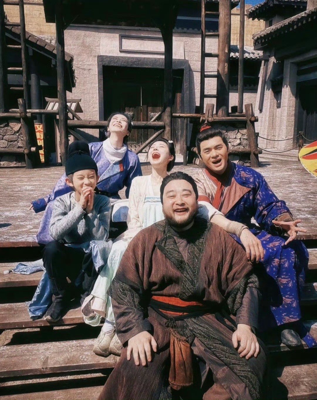 自从虞书欣的苍兰诀合照火了之后内娱所有的合照都变成这样了​​​