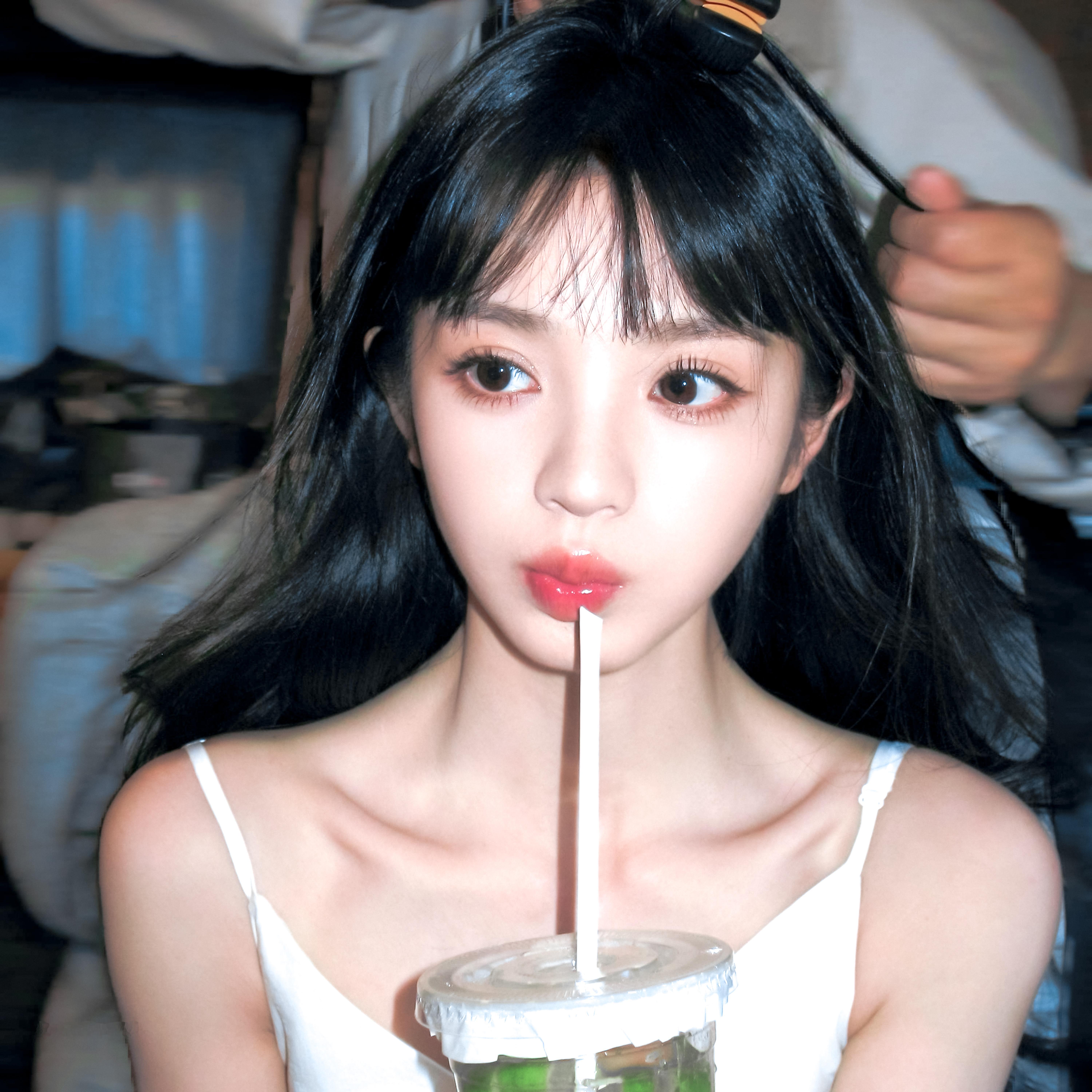 歪嘴小猫😚田曦薇​​​