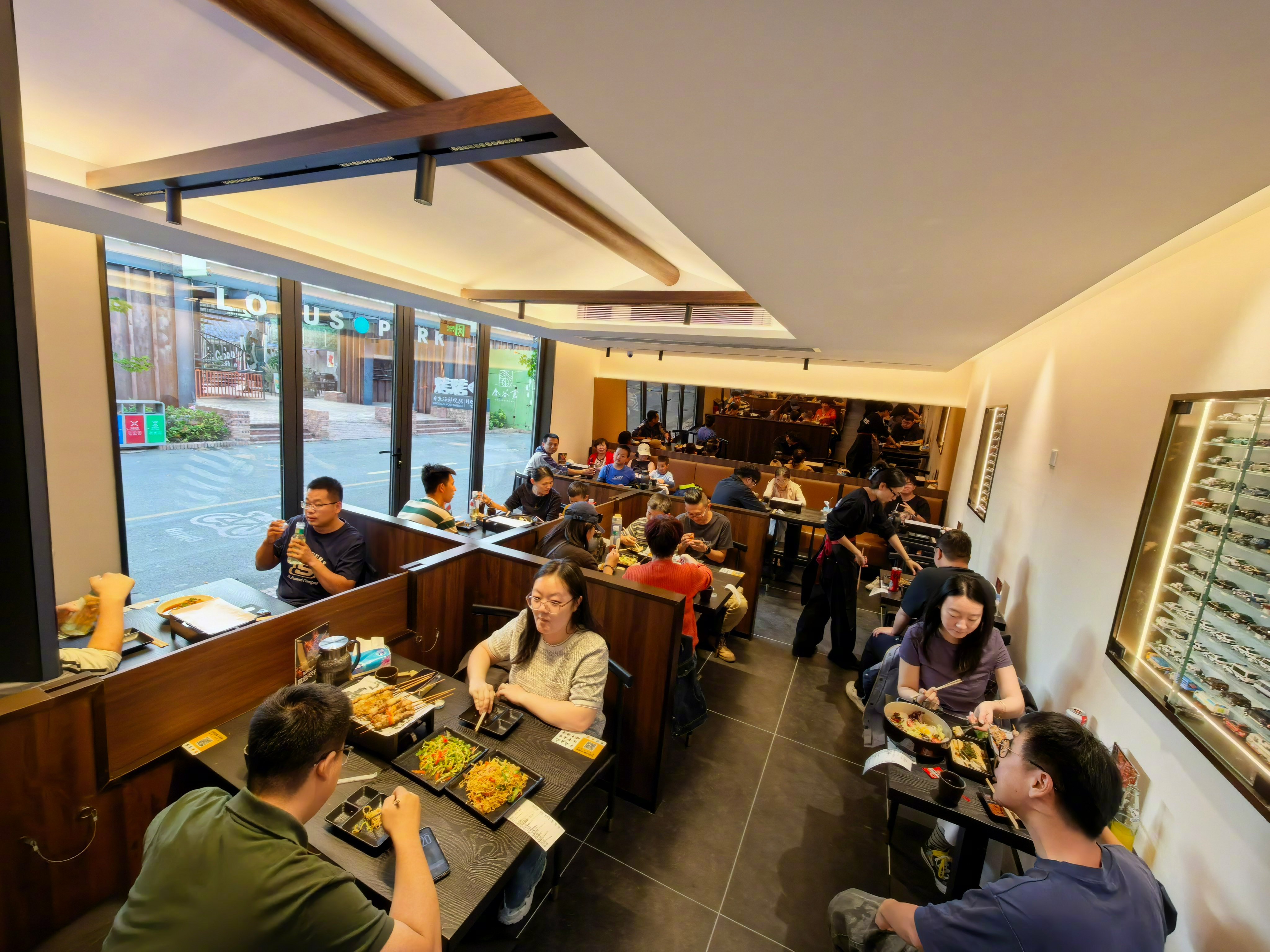 韩路去野烤串店经营总结去野烤串试营业第二天马上结束了，今天营业额大概1.9万左