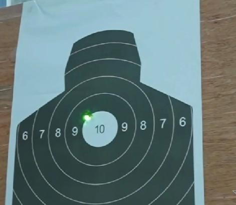 电磁枪亮相，直接宣告传统枪械时代正在被颠覆。无火药、低后坐、高初速，不仅是技术突