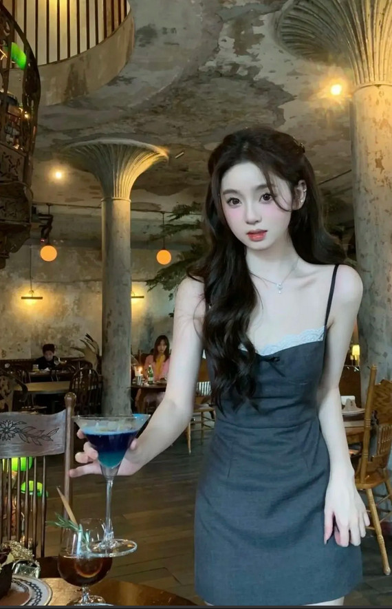 网上曝光了王思聪，追女生的一些手段跟套路。跟他交往的女生爆料。王思聪先是给她刷