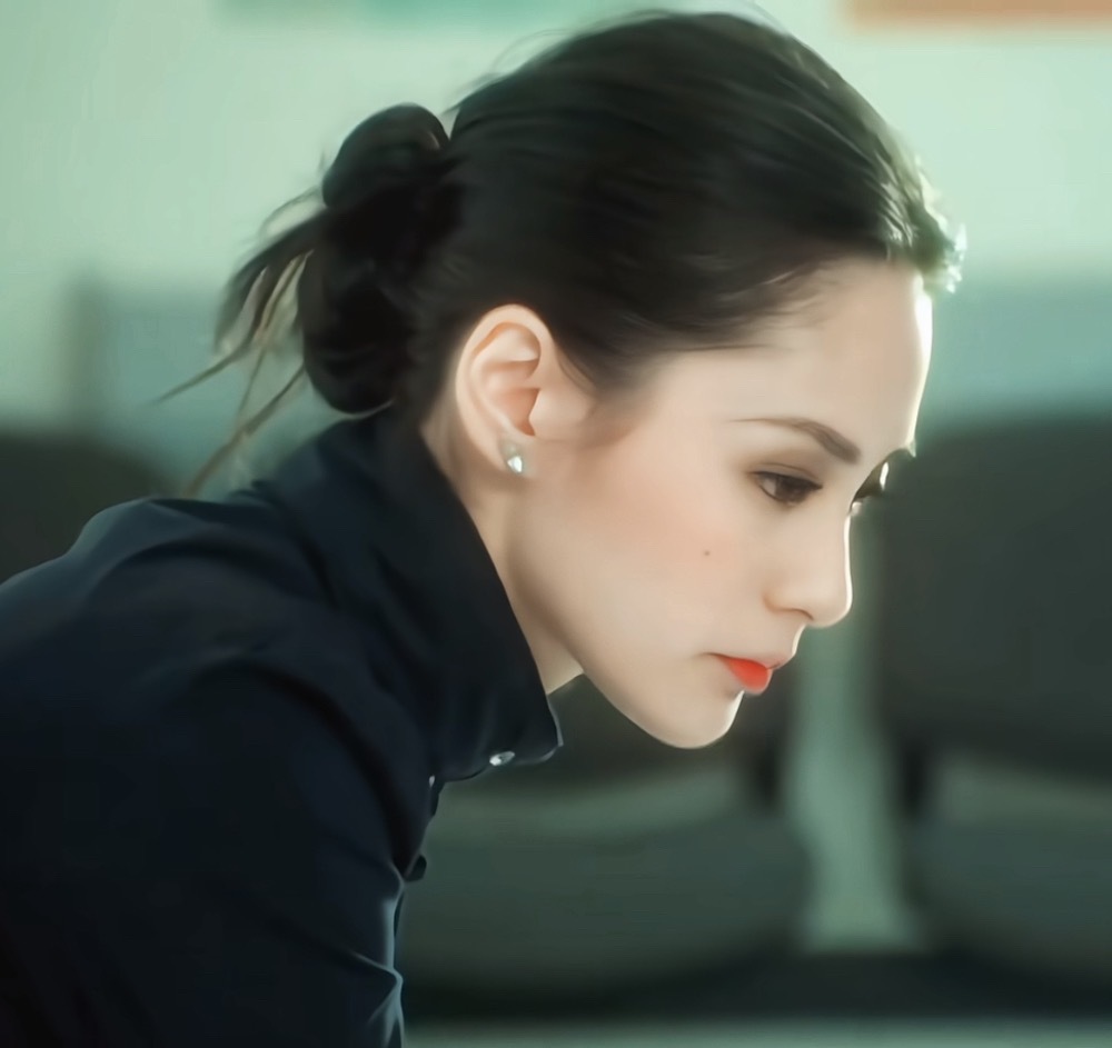 一些女明星的低丸子扎发…