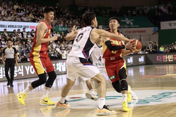 正常的中国男篮回来了，前一阵子亚洲杯那支中国男篮，只是昙花一现。那是一支人人拼搏