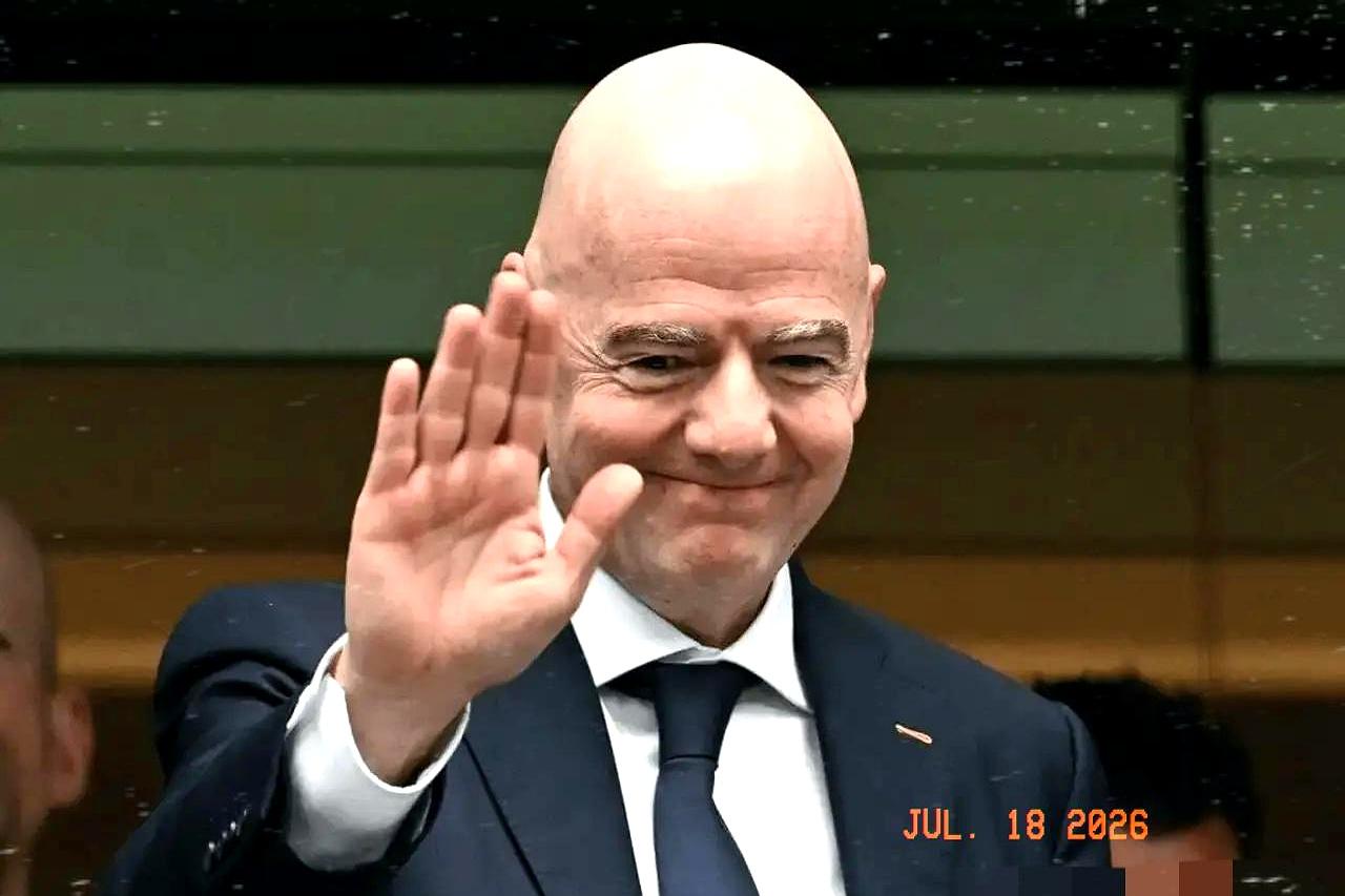 以为这届决赛会学超级碗，把中场拉长吗？秒表按下去了。马卡报说，国际足联已通知