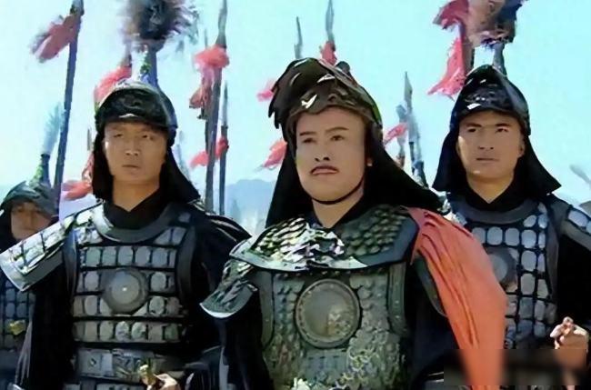 1681年，北京刑场的木桩上绑着一个赤身大汉，刽子手的刀一片一片剐在肉上，整整三