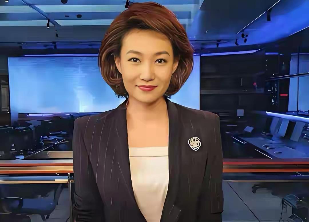 家人们，新闻联播那个女主播李梓萌，你们还记得不？今年开年突然消失了仨多月，网上直