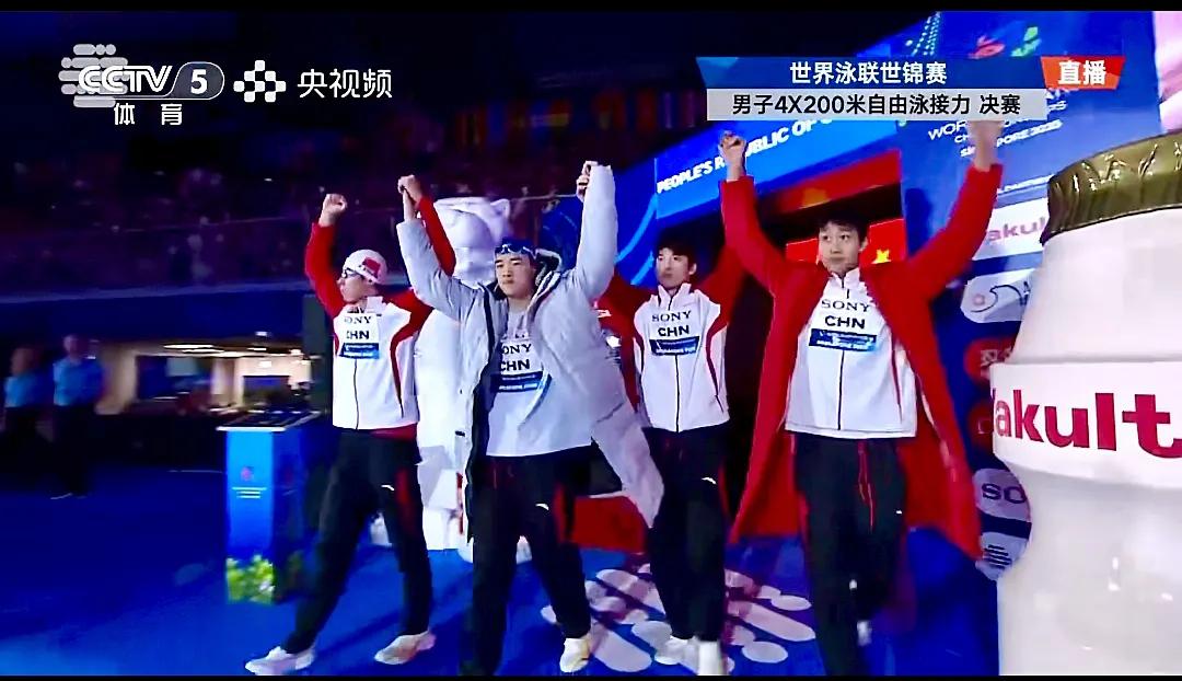 分段成绩打出来，让网友炸裂:潘展乐1:44.41张展硕1:44.20