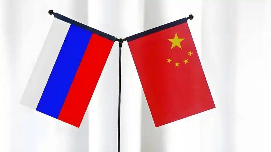 乌克兰终于醒了？原以为俄罗斯背后最铁的盟友，是伊朗和朝鲜，结果绕了一圈才发现：真